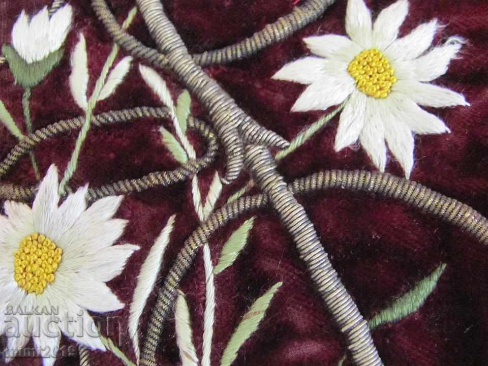19th Century Hand embroidery Motif velvet and gold brimstone - 6 19th Century Hand embroidery Motif velvet and gold brimstone - 6