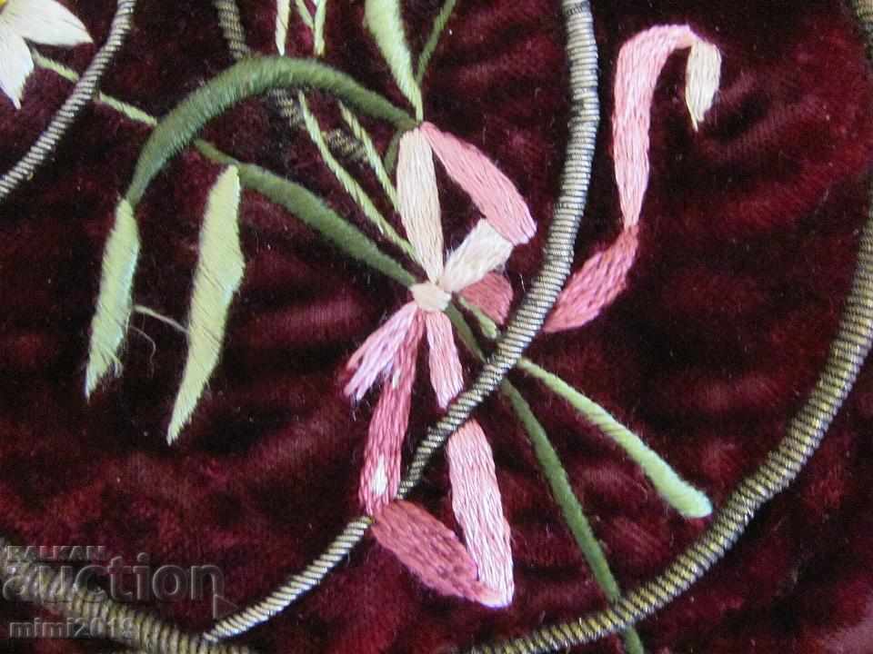 19th Century Hand embroidery Motif velvet and gold brimstone - 7 19th Century Hand embroidery Motif velvet and gold brimstone - 7