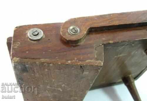 OLD WOODEN CIGARETTE CIGARETTE DISPENSER - 6 OLD WOODEN CIGARETTE CIGARETTE DISPENSER - 6