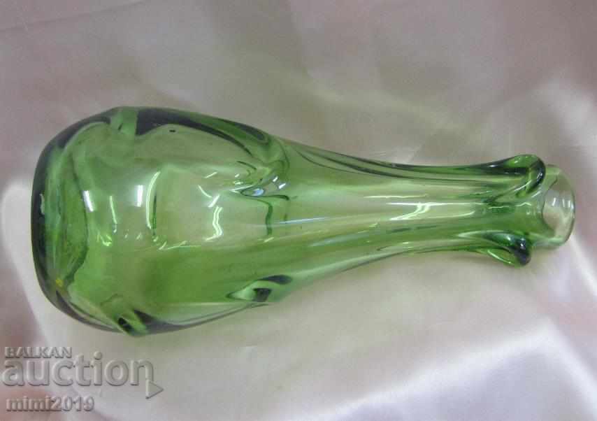 Auction  Solid Crystal Glass Vase