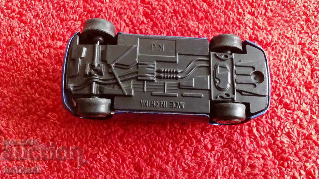 Veche mașină mică din metal China - 6