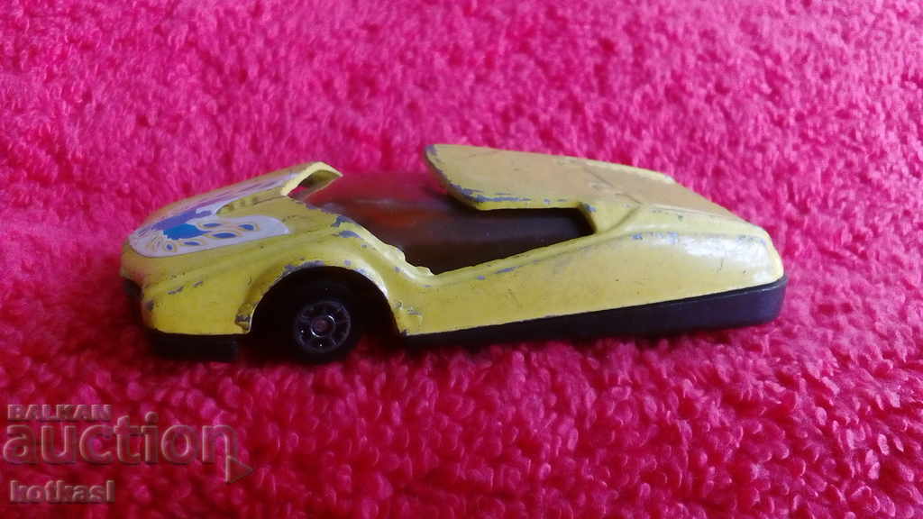 Παλαιό μικρό μεταλλικό σπορ αυτοκίνητο με τιμή 5.50 BGN | € 2.81 Παλαιό μικρό μεταλλικό σπορ αυτοκίνητο με τιμή 5.50 BGN | € 2.81