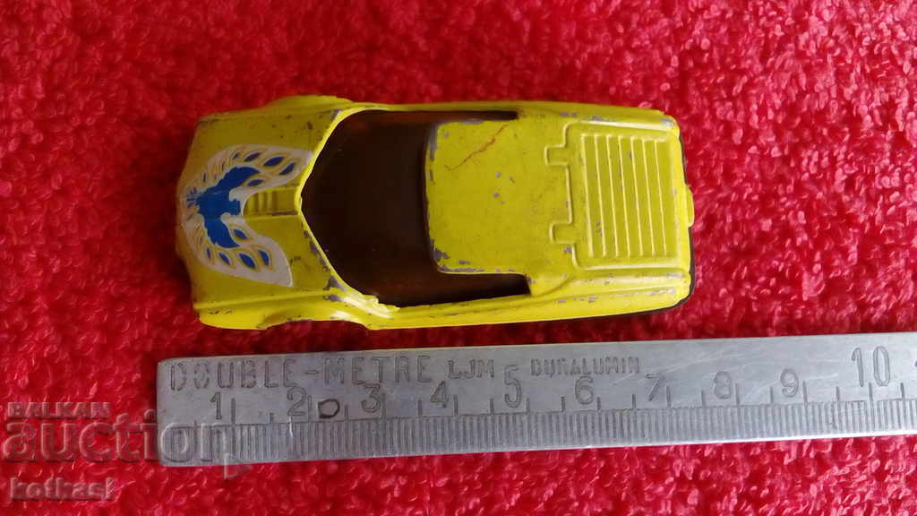 Παλαιό μικρό μεταλλικό σπορ αυτοκίνητο Παλαιό μικρό μεταλλικό σπορ αυτοκίνητο