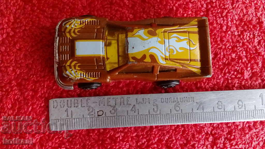 Παλαιό μικρό μεταλλικό αυτοκίνητο Κίνα