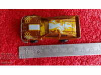 Παλαιό μικρό μεταλλικό αυτοκίνητο Κίνα