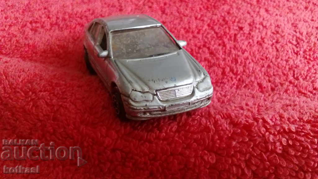 Delivery of Old small metal car Mercedes China WELLY Delivery of Old small metal car Mercedes China WELLY