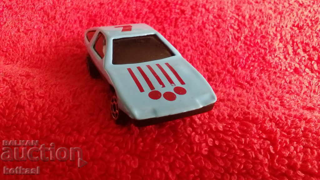 Delivery of Old small metal car China Delivery of Old small metal car China