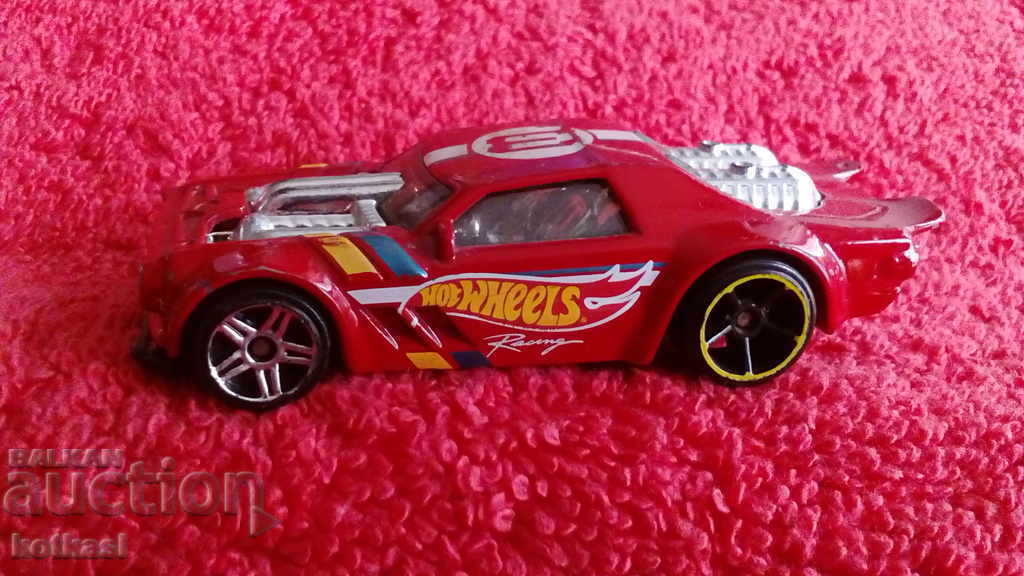 Veche mașină sport mică de metal Malaezia HOT WHEELS cu preț € 0.50 | 0.98 BGN
