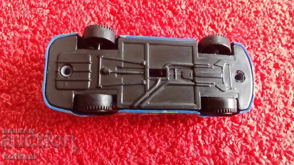 Old small metal car - 6