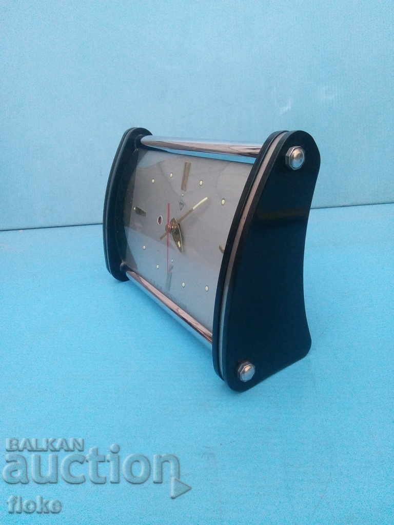 Auction Desktop clock-old and working Auction Desktop clock-old and working