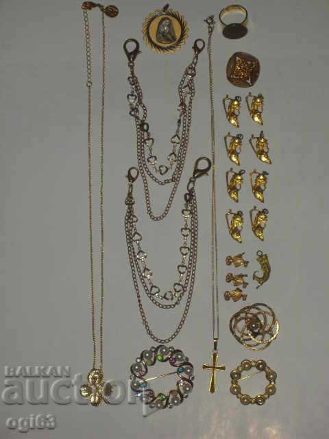 Lot of jewelry 1