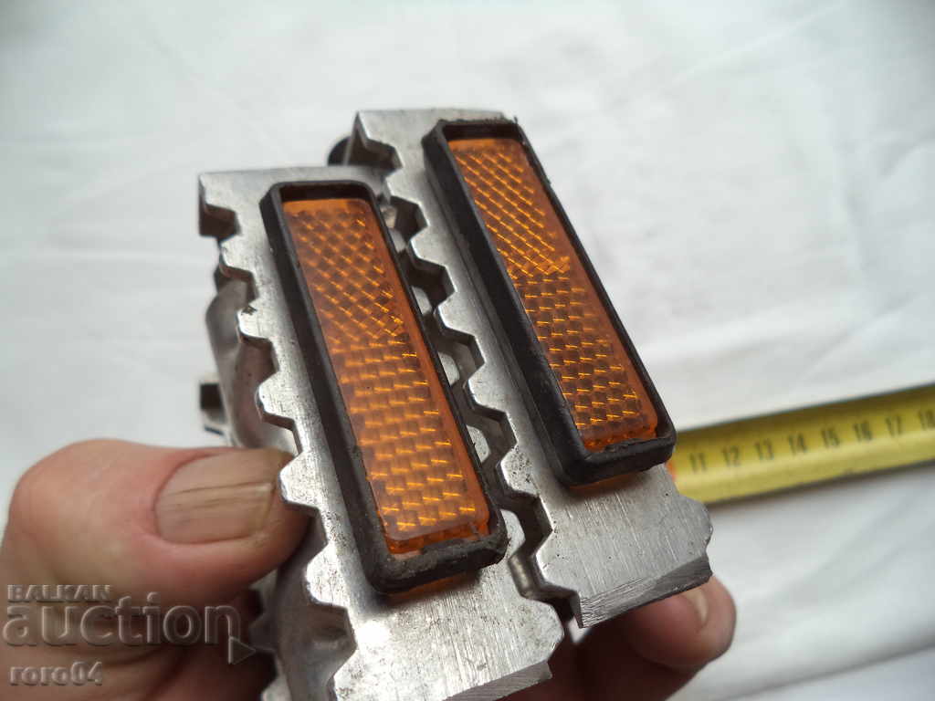 Pedals - 5 Pedals - 5