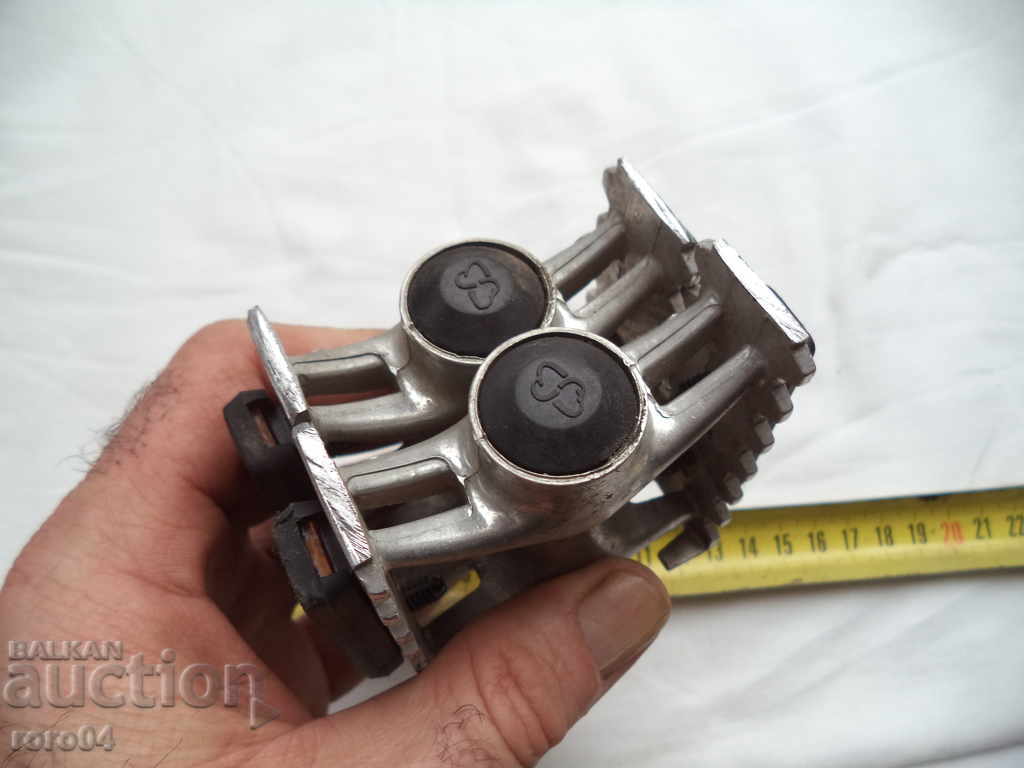 Pedals - 7 Pedals - 7