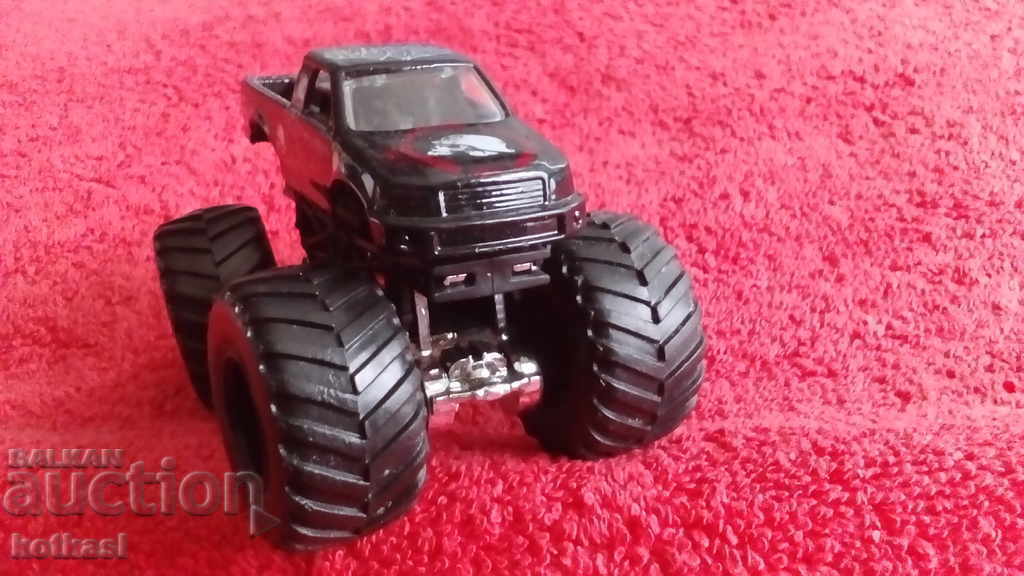 Delivery of Small metal car with big wheels Buggy excellent Delivery of Small metal car with big wheels Buggy excellent