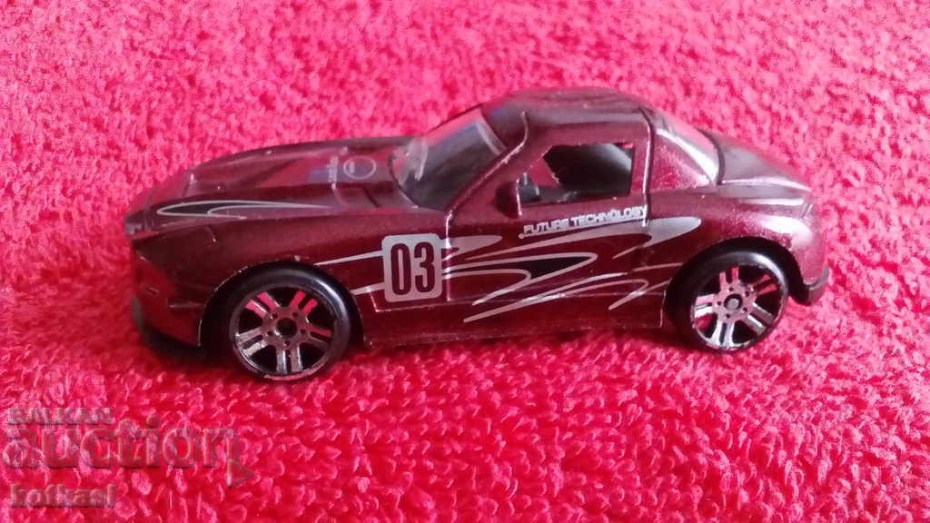 Mașină sport mică din metal excelentă cu preț 5.50 BGN | € 2.81 Mașină sport mică din metal excelentă cu preț 5.50 BGN | € 2.81