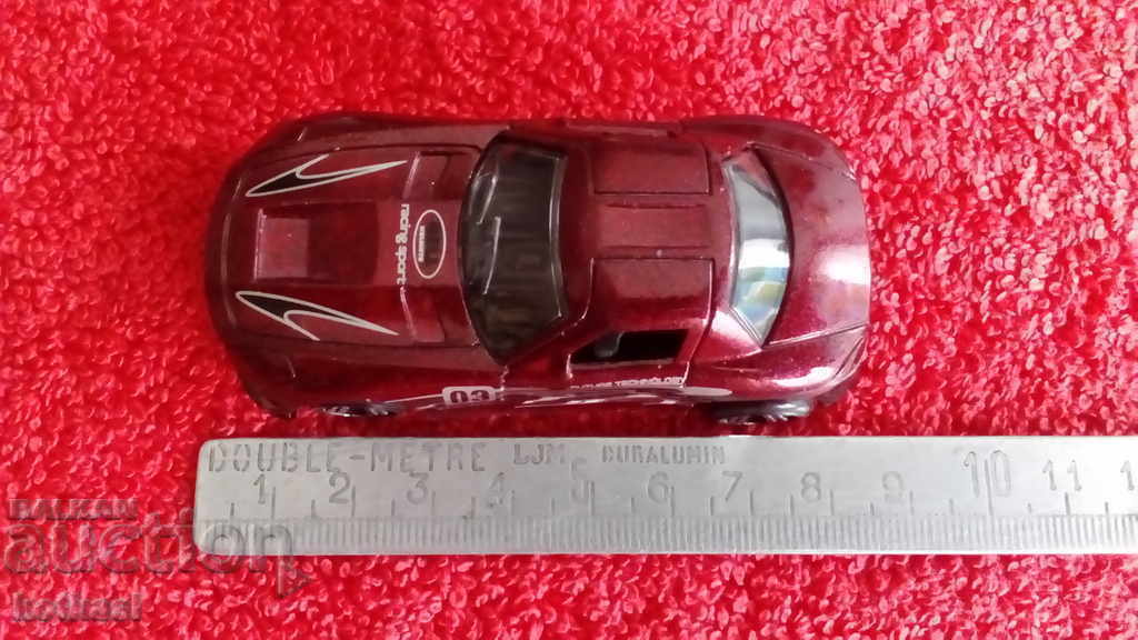 Mașină sport mică din metal excelentă Mașină sport mică din metal excelentă