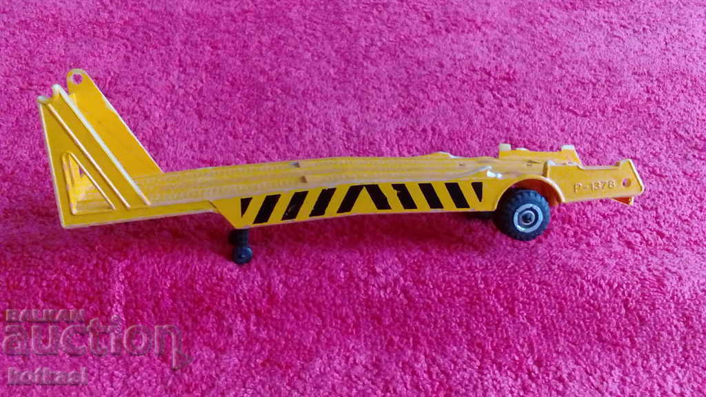 Old small Tire Truck trailer Greece with price 3.50 BGN | € 1.79