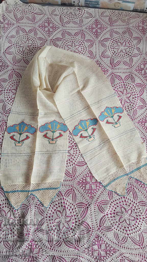 Аукцион Автентичен месал от фин кенар с бродерия и дантели