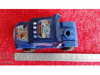 Малък пластмасов камион тир играчка