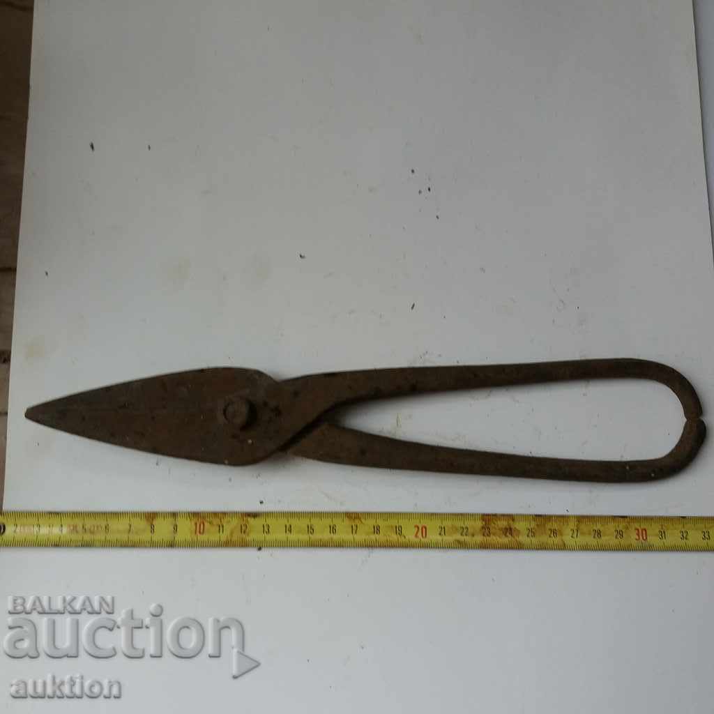 OLD FORGED SHEET SCISSOR - WORKING