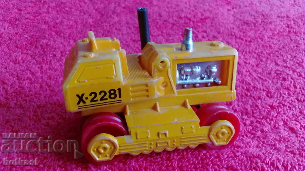 Auction Small plastic toy chain machine marked Greece Auction Small plastic toy chain machine marked Greece