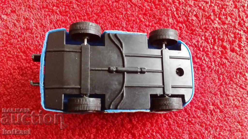 Small plastic toy car - 6