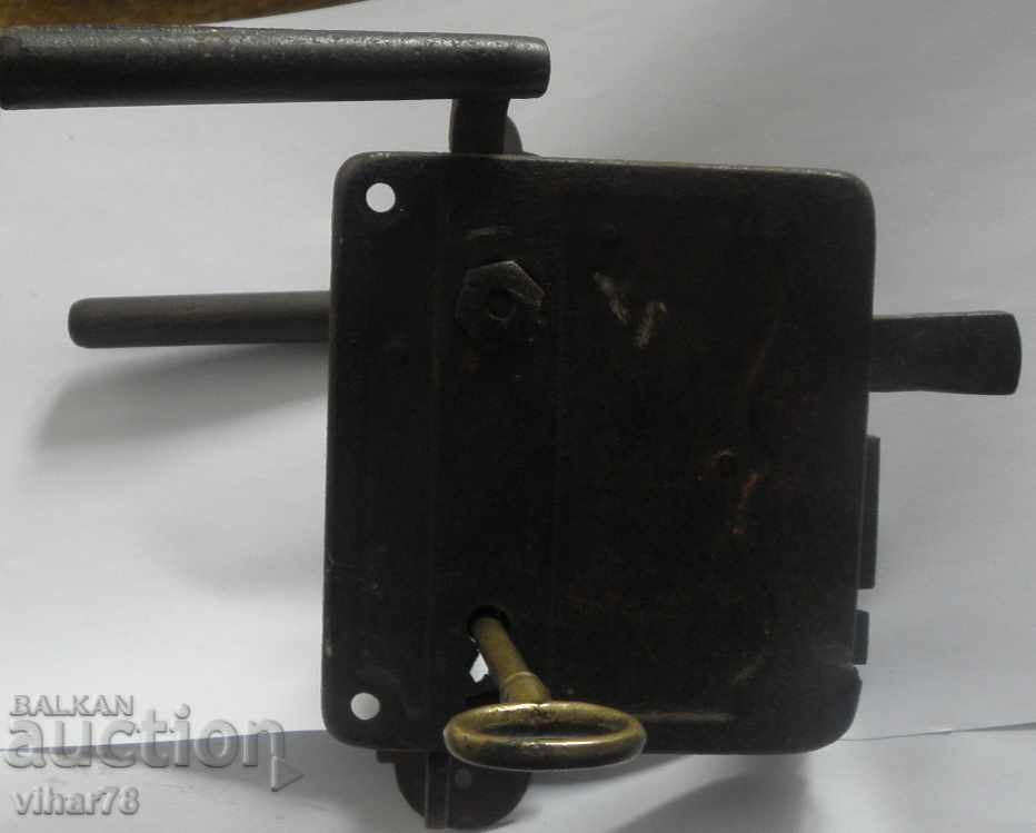 Аукцион Стара брава с ключ с печат еврейска звезда Аукцион Стара брава с ключ с печат еврейска звезда