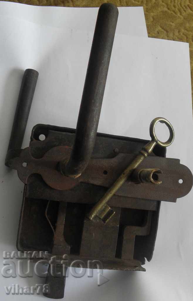 Стара брава с ключ с печат еврейска звезда - 6 Стара брава с ключ с печат еврейска звезда - 6