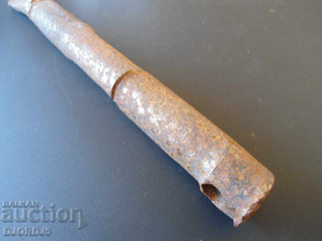 Livrarea Un instrument vechi, un elicopter