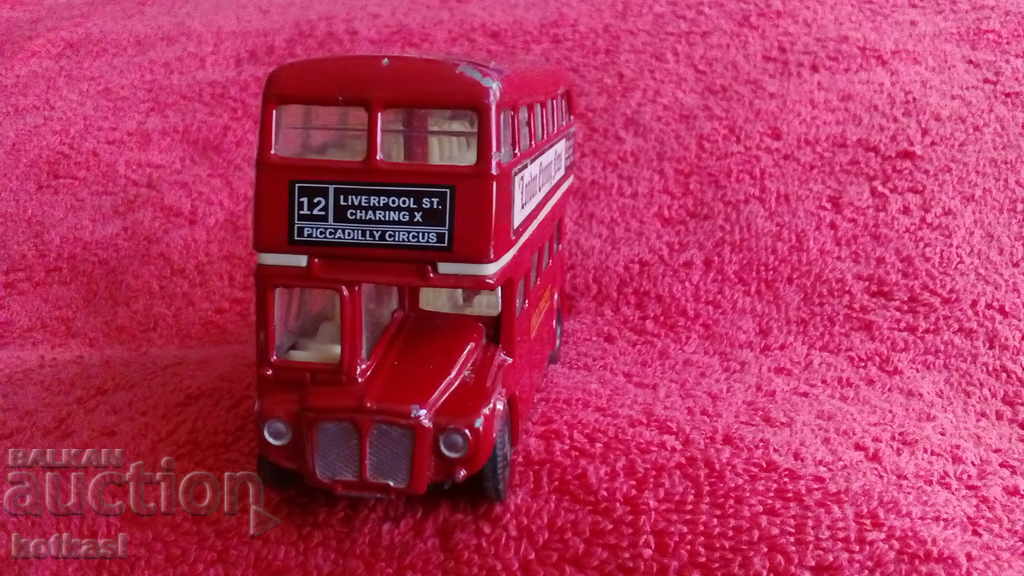 Delivery of Metal Toy Model Double Decker Red London Bus Delivery of Metal Toy Model Double Decker Red London Bus