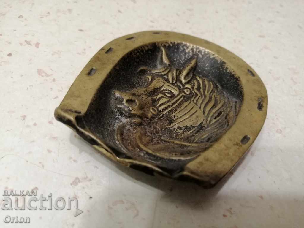 Стар бронзов пепелник с цена 30.00 лв. | € 15.34 Стар бронзов пепелник с цена 30.00 лв. | € 15.34