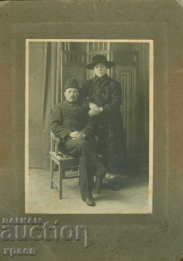 Delivery of OLD PHOTO - CARDBOARD - LARGE - 0428 Delivery of OLD PHOTO - CARDBOARD - LARGE - 0428