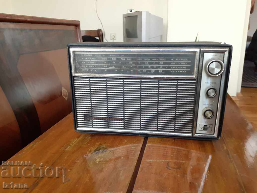 Old radio, radio receiver NATIONAL PANASONIC R-439