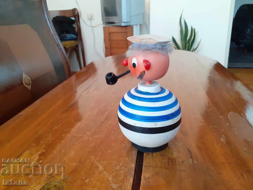 Стар сувенир моряк с цена 16.00 лв. | € 8.18 Стар сувенир моряк с цена 16.00 лв. | € 8.18