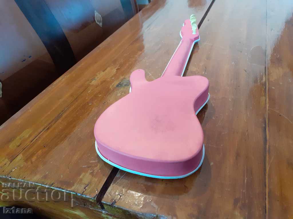 Auction  Old children's guitar