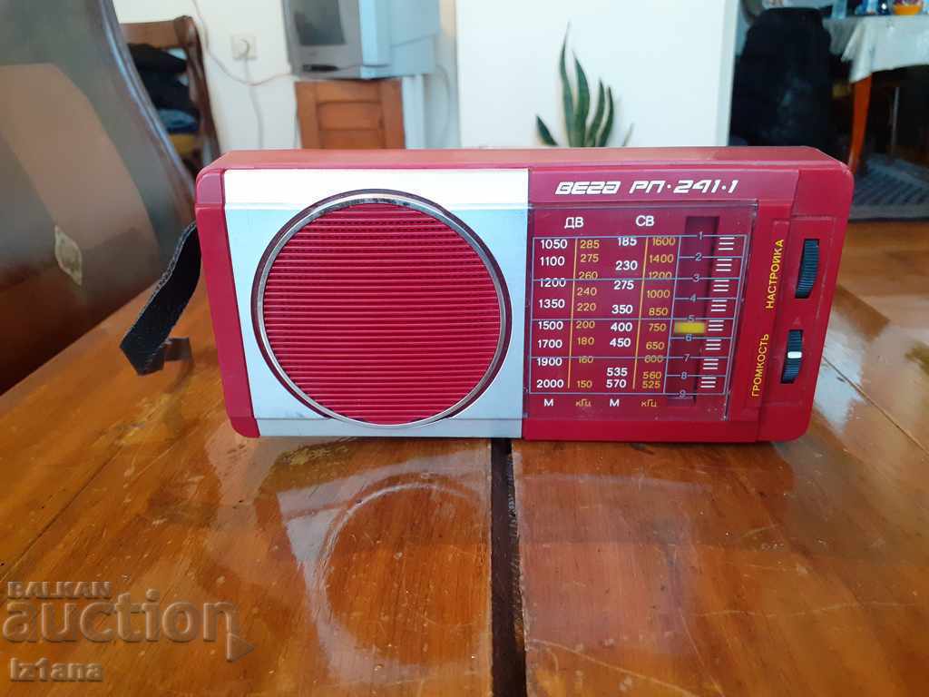 Старо радио,радиоприемник ВЕГА РП-241-1