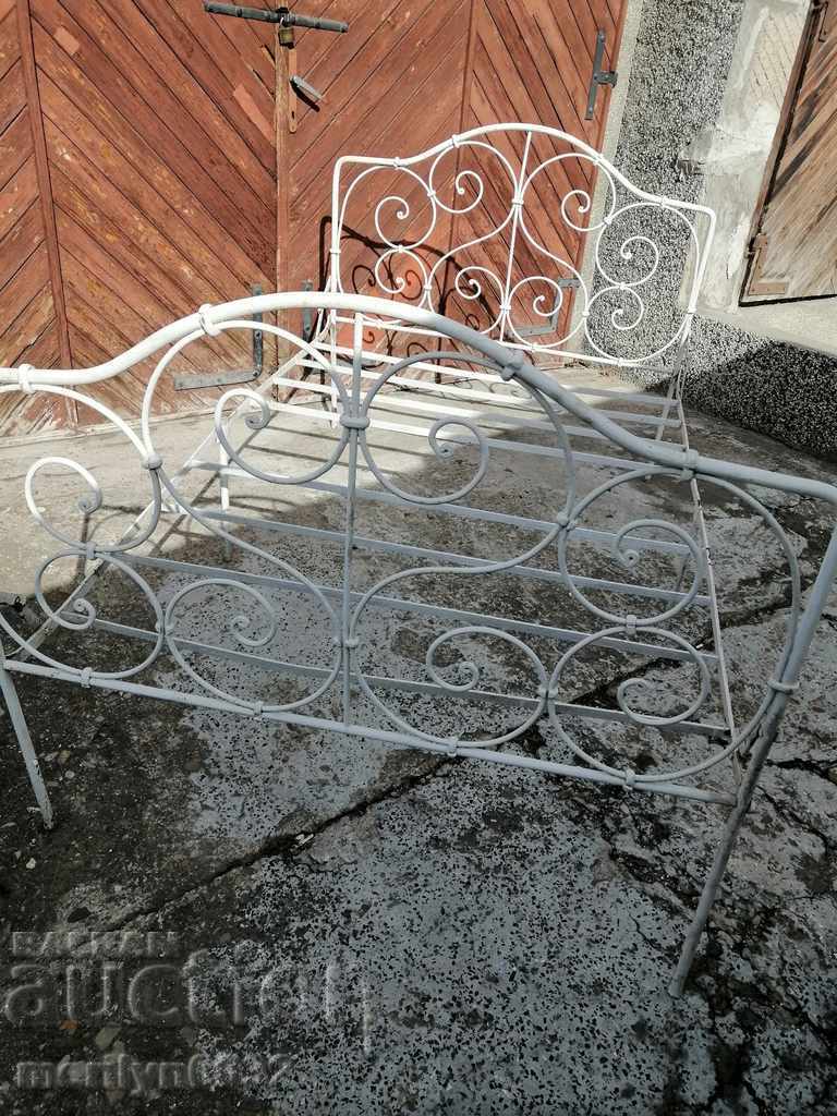 Аукцион Сгавеаемо легло от ковано желязо началото на 20 ти век. Аукцион Сгавеаемо легло от ковано желязо началото на 20 ти век.