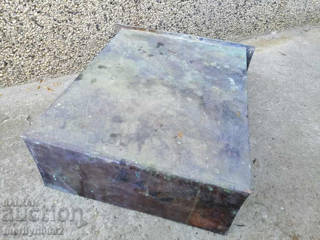 Delivery of Old copper country wash basin, water tank