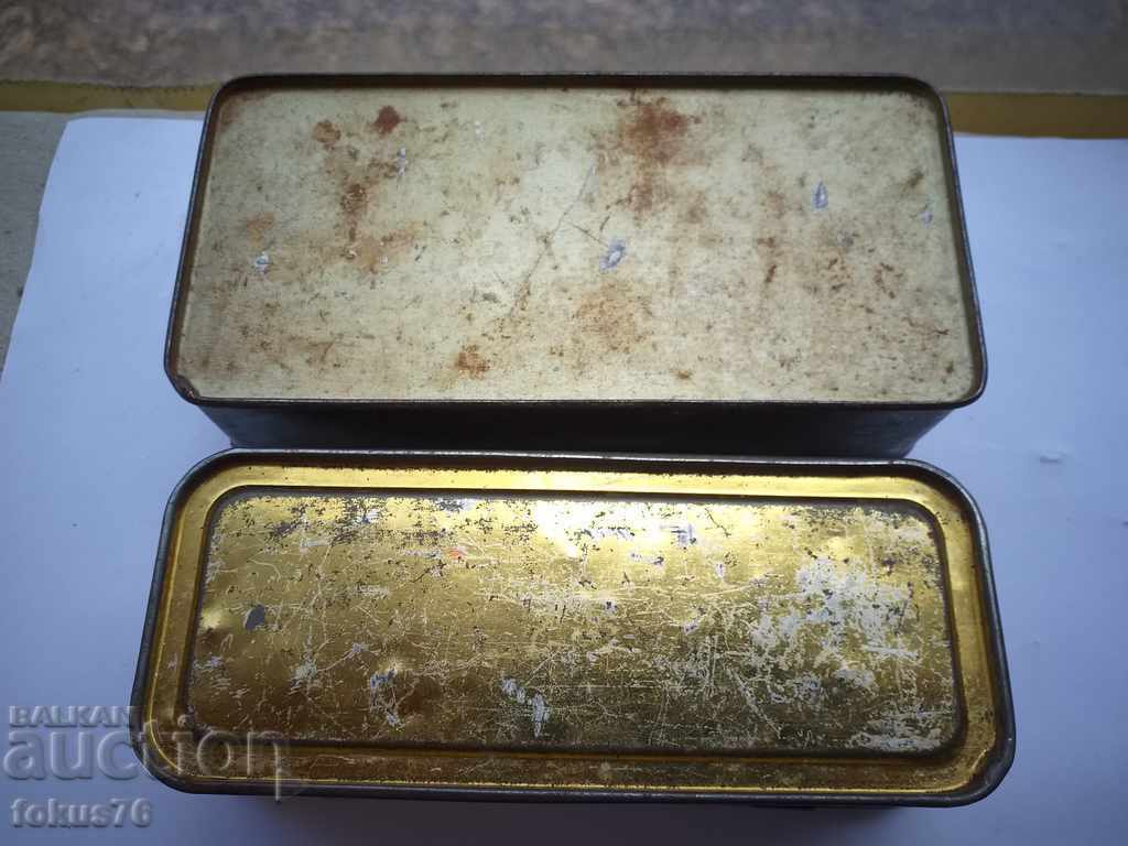 A LOT OF TWO OLD SINGER COLLECTION BOXES - 5