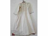 Везана риза  носия бродерия дантела