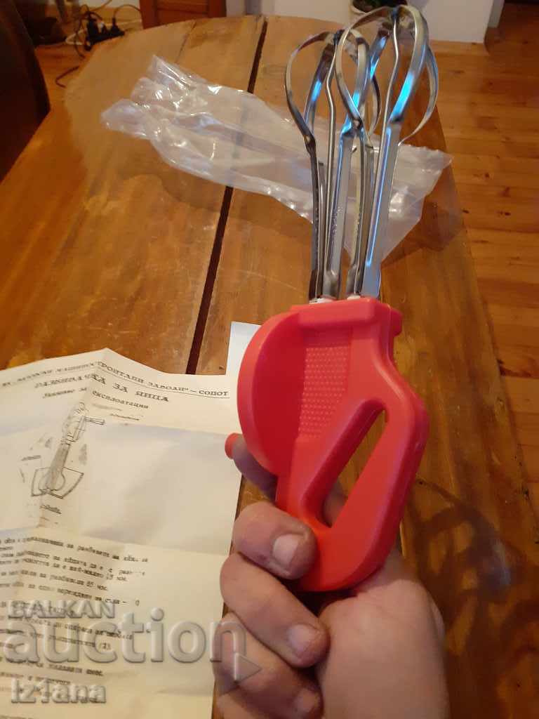 Old Hand Mixer, Egg Breaker - 6 Old Hand Mixer, Egg Breaker - 6