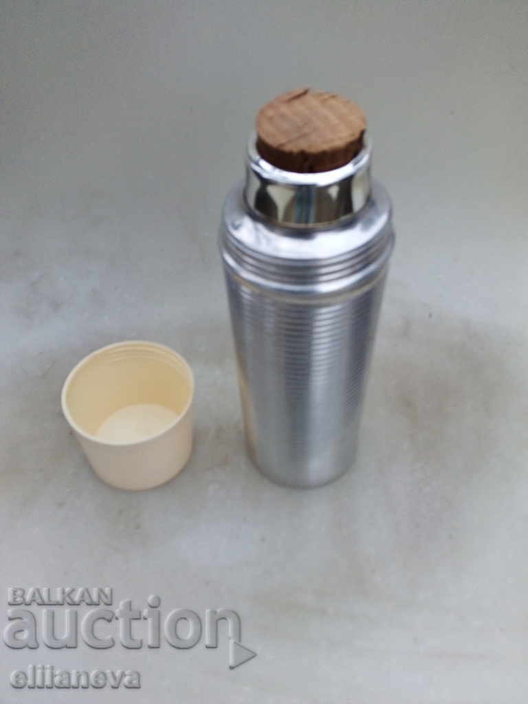 thermos with price 10.00 BGN | € 5.11 thermos with price 10.00 BGN | € 5.11