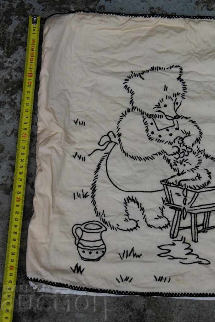 Licitație . PERNA COPII VECHI AUTENTICA PERNA BRÂNZĂ BRODERIA Licitație . PERNA COPII VECHI AUTENTICA PERNA BRÂNZĂ BRODERIA