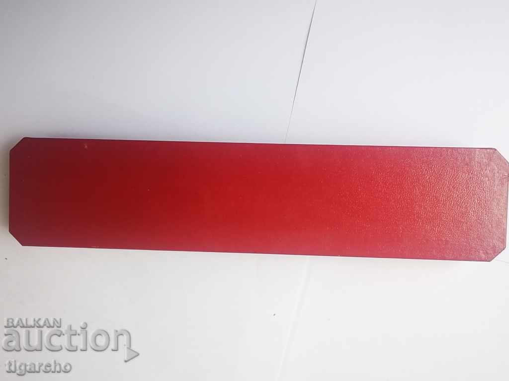 Delivery of Jean Perret watch box Delivery of Jean Perret watch box