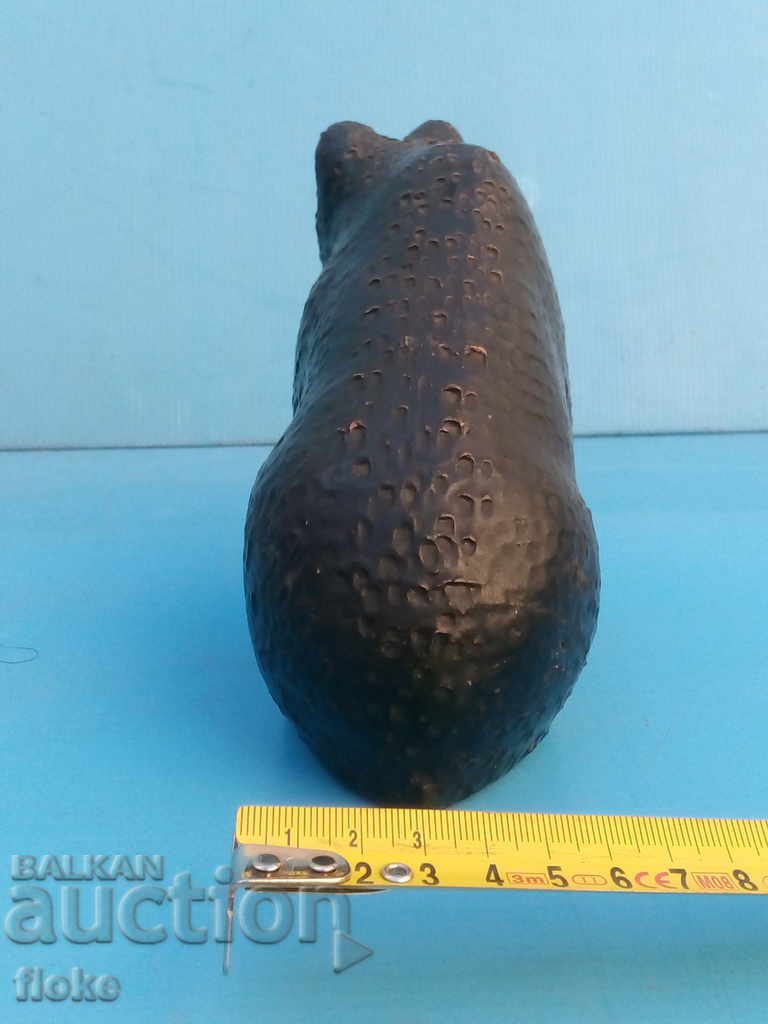 Auction Ceramic bear statuette Auction Ceramic bear statuette