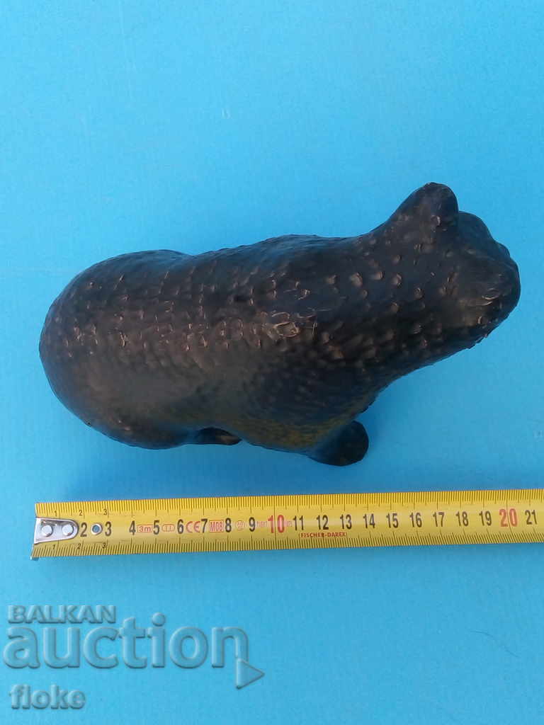 Delivery of Ceramic bear statuette Delivery of Ceramic bear statuette