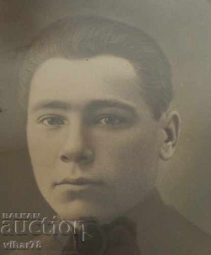 Auction  Old large photo in a wooden frame