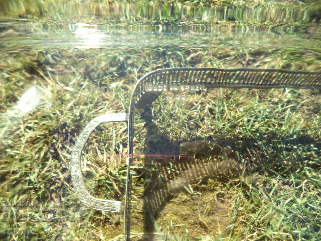 Delivery of BEAUTIFUL OLD BRAZIL GLASS BASE WITH METAL BASE Delivery of BEAUTIFUL OLD BRAZIL GLASS BASE WITH METAL BASE