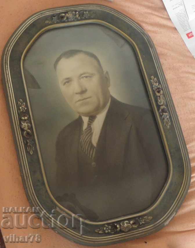 Auction  Old large photo in a wooden frame