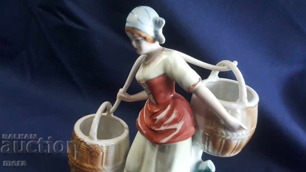 Fine porcelain composition with price 80.00 BGN | € 40.90